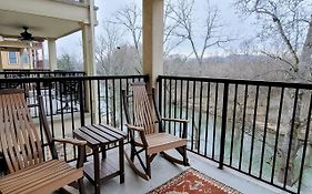 Jan'S Riverside Retreat